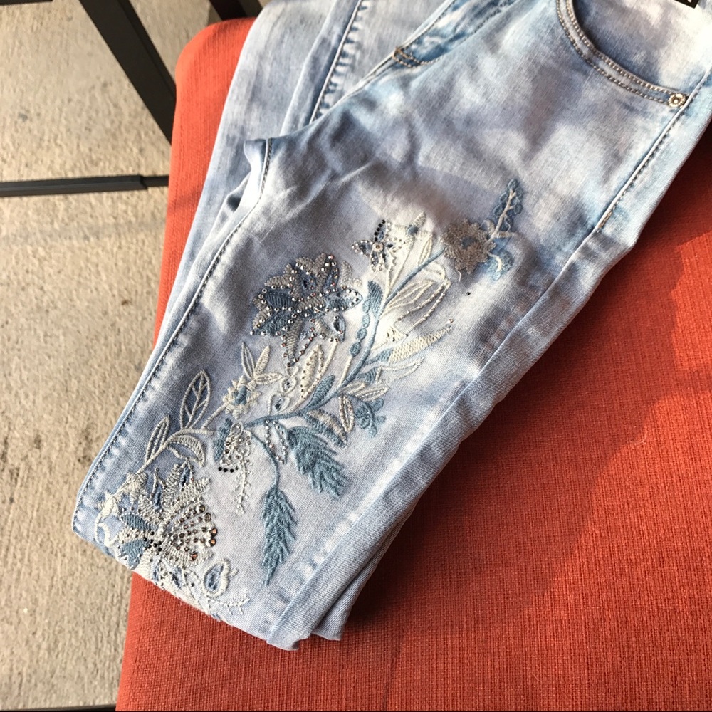 SZ 4 LAST 1! Floral Embroidered Skinny Denim - Picture 8 of 8